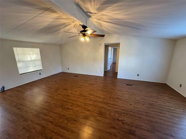 Building Photo - 4044 Friendship Rd