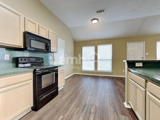 Foto del edificio - 201 Parkway Ct