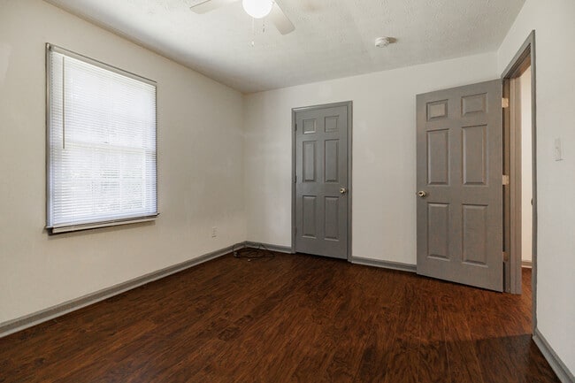 Building Photo - 408 Freeman Dr