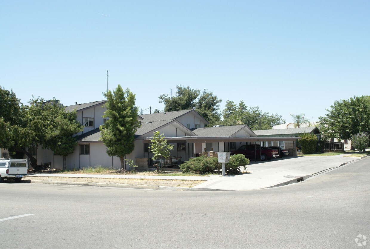 Foto principal - 1155 E St