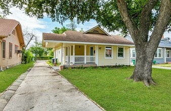 Building Photo - 1932 W Huisache Ave