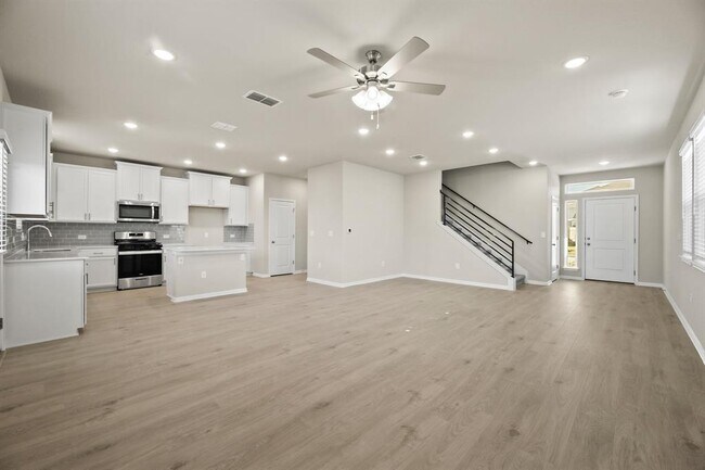 Building Photo - 11102 El Capitan Dr