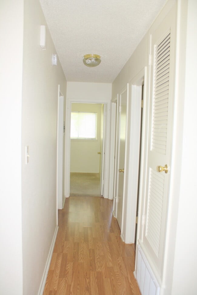 Building Photo - 8101 Stillwood Ln