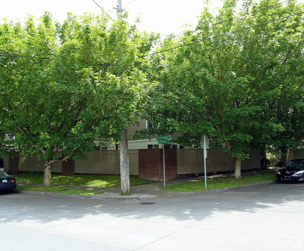 Building Photo - The Discovery Apartments