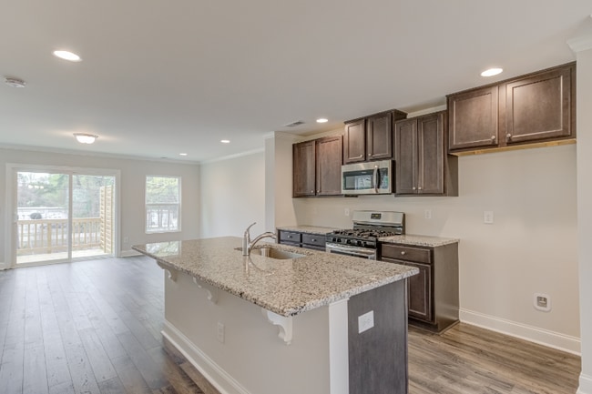 Building Photo - 806 Rosefield Dr