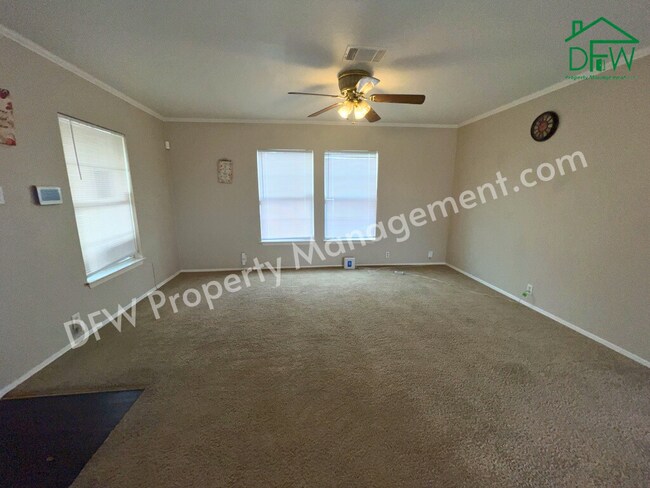 Building Photo - 2511 Kavasar Dr