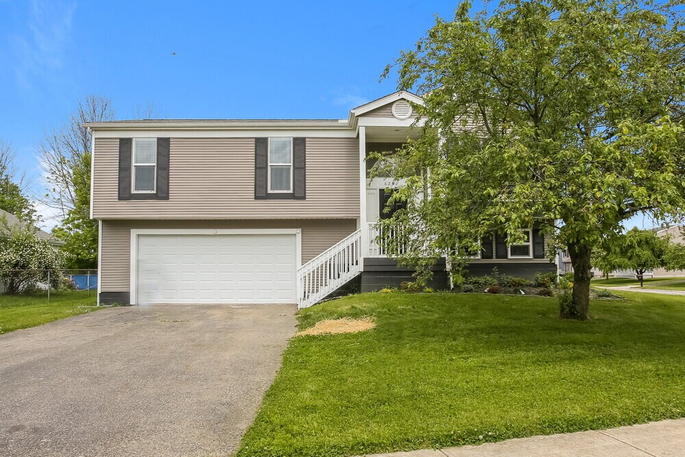 Primary Photo - 6252 Tanbark Ct