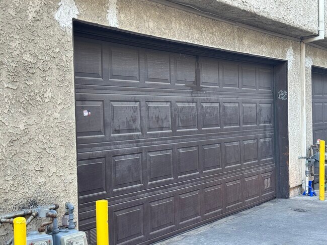 Building Photo - 8750 Kester Ave