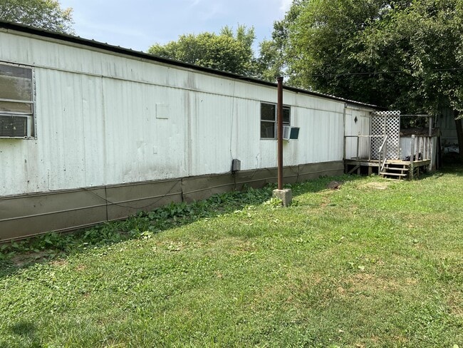 Building Photo - 210 Stinson Dr