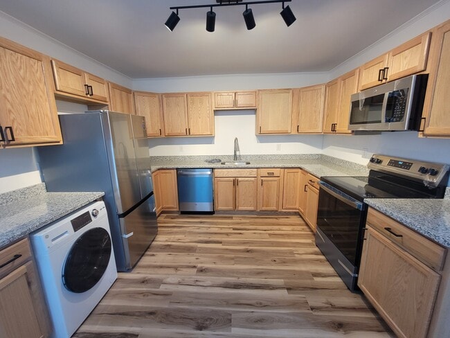 Building Photo - 74 Blocker St