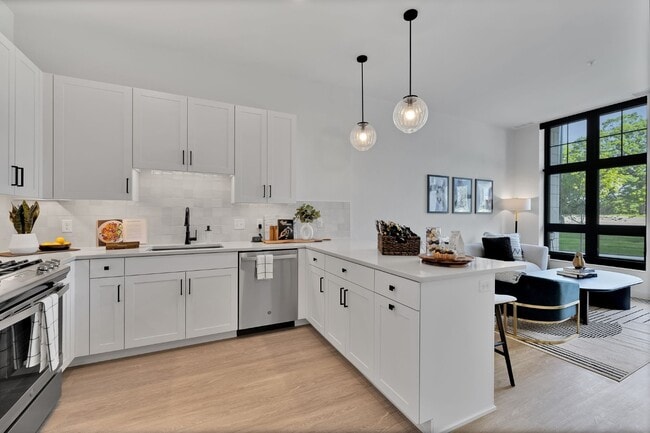 Building Photo - Maison Green