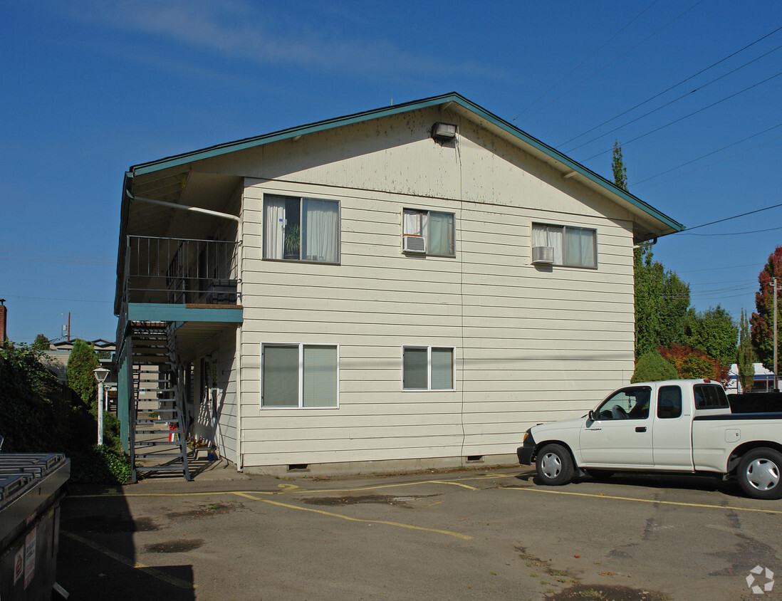 Building Photo - 1686 Liberty St NE