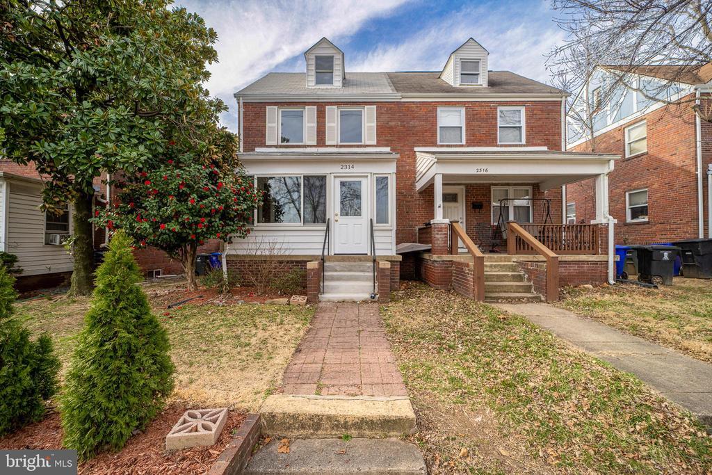 Foto principal - 2314 Washington Blvd