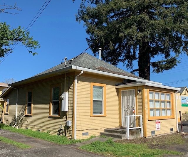 Primary Photo - 3429 Fulton Rd