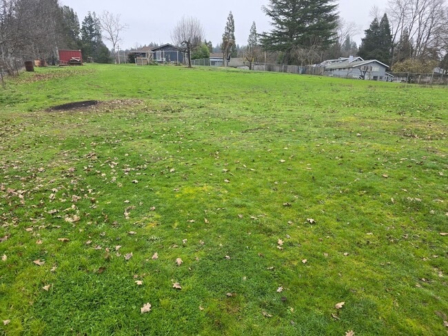 Building Photo - 3 bed 2 bath Mobile Home for rent  Rent in Grants Pass