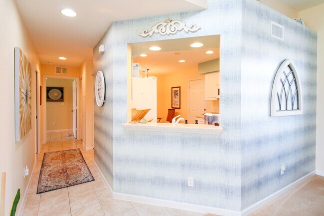 Building Photo - ORCHID COVE - 2 BEDS / 2 BATHS - GARAGE - ...