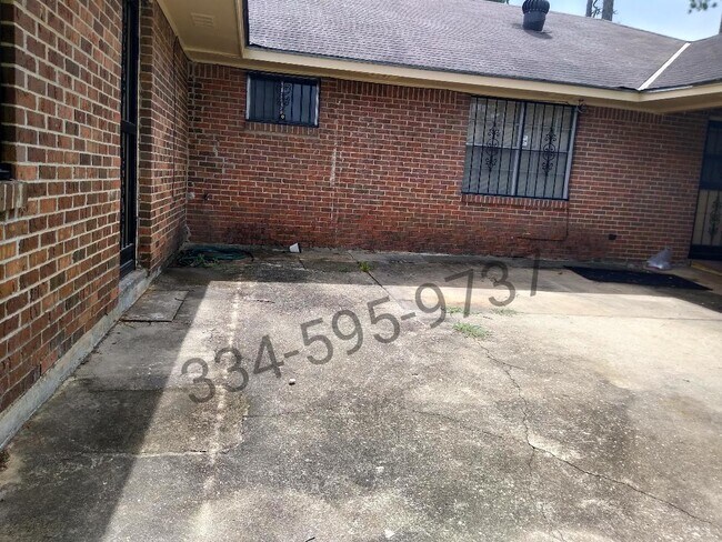 Courtyard - 3676 S Court St