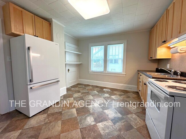 Foto del edificio - 2818 Burton Ave NW