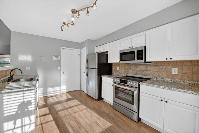 Photo - 14 Braxton Dr House