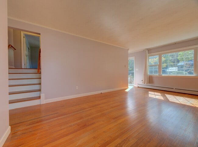 Building Photo - 24 Larchmont Terrace