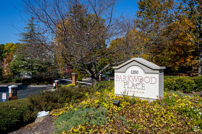 Foto del edificio - Parkwood Place