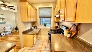 Foto del edificio - 1319 W Addison St