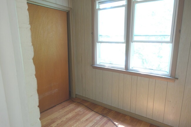 Building Photo - 8106 Kilpatrick Ave