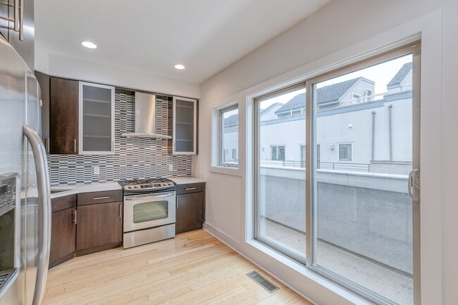 Northern Liberties Townhome with Parking - Northern Liberties Townhome with Parking