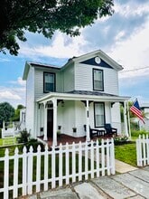 Building Photo - 208 F St