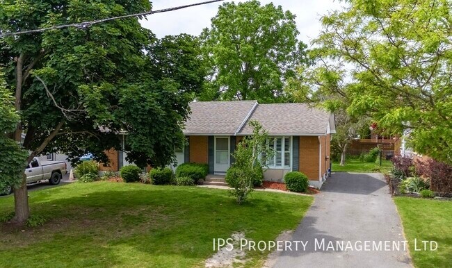 Photo du bâtiment - 5 bed | 2 Bath - Beautiful Neighbourhood