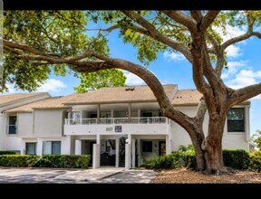 Building Photo - 2117 Lakewood Club Dr S