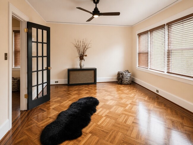 DEN/OFFICE - 216 Academy St