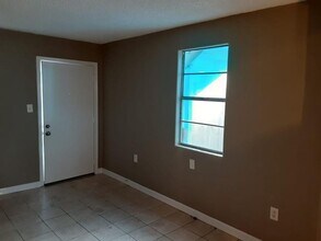 Building Photo - 3718 Avenue M 1/2