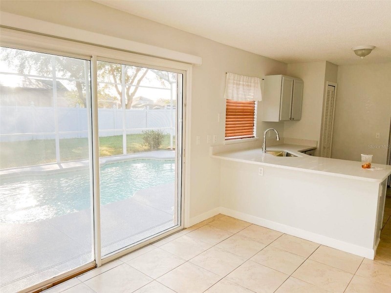 Building Photo - 1300 Carey Glen Cir