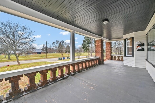 Foto del edificio - 3234 Euclid Heights Blvd