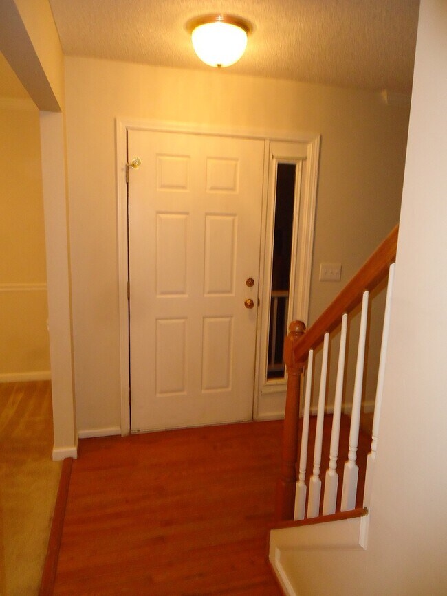 Foto del edificio - 2203 Oak Stream Ln