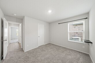 Building Photo - 5222 Greenwood Smt Trl
