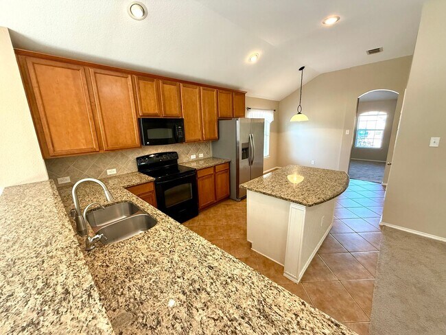Foto del edificio - 2111 Red River Rd