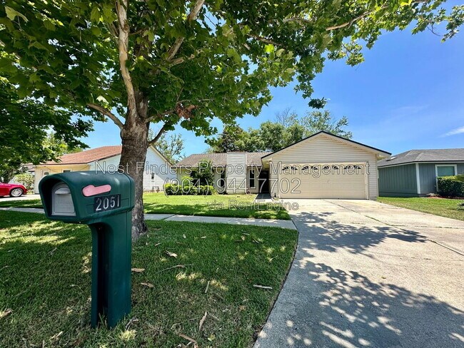 Building Photo - 2051 Oak Water Dr