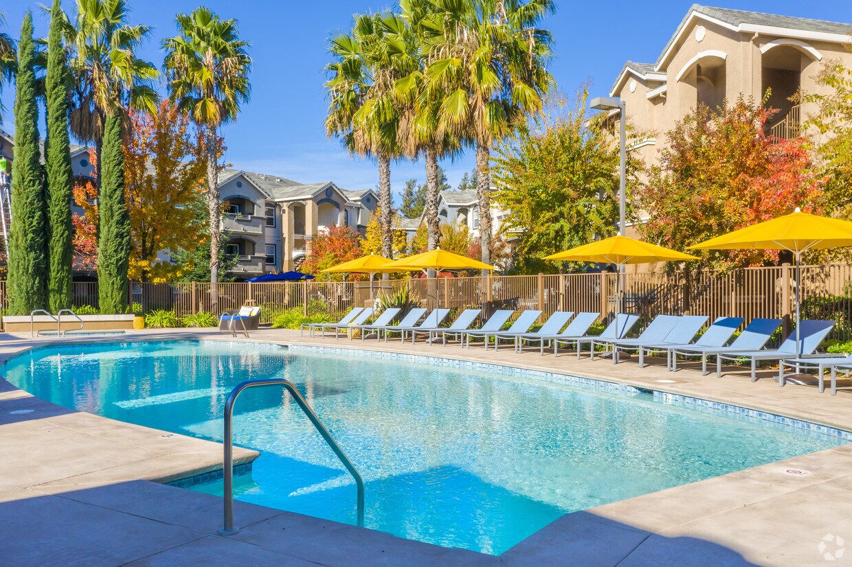 Foto principal - Broadleaf Apartments