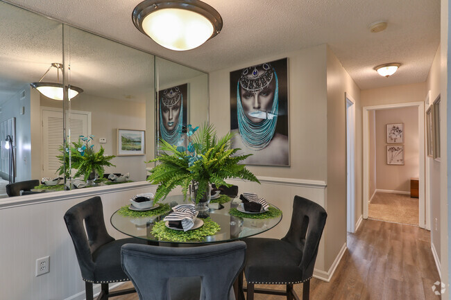 Dining Room-Elegant Dining Area for Family! - Windsor Palms Apartment Homes