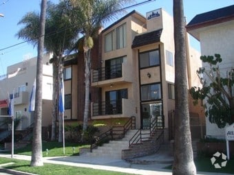 Primary Photo - 4420 Fulton Ave