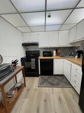 Building Photo - 1470 NE 123rd St