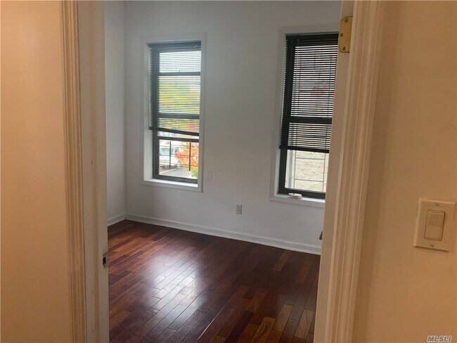 Building Photo - 577 New Lots Ave