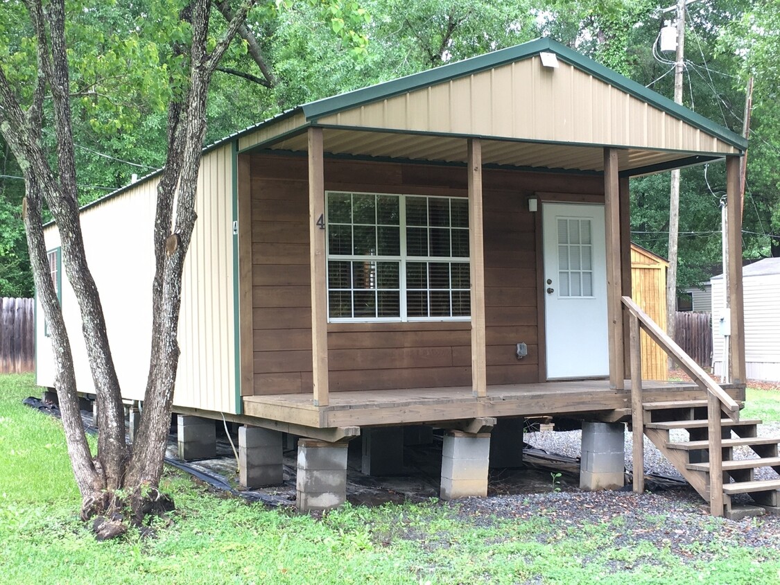 Foto principal - Furnished 1 Bedroom 1 Bath Cabin