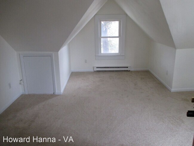 Building Photo - 320 26th St