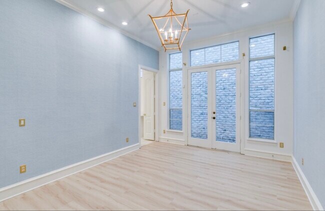 Foto del edificio - 7319 Inwood Rd