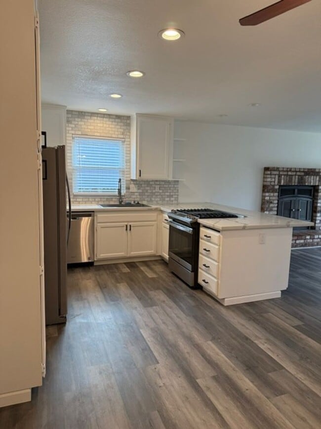 Foto del edificio - 3 Bedroom/2 Bathroom Home Available in Rincon Valley!