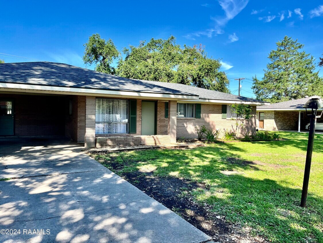 Primary Photo - 207 Foreman Dr