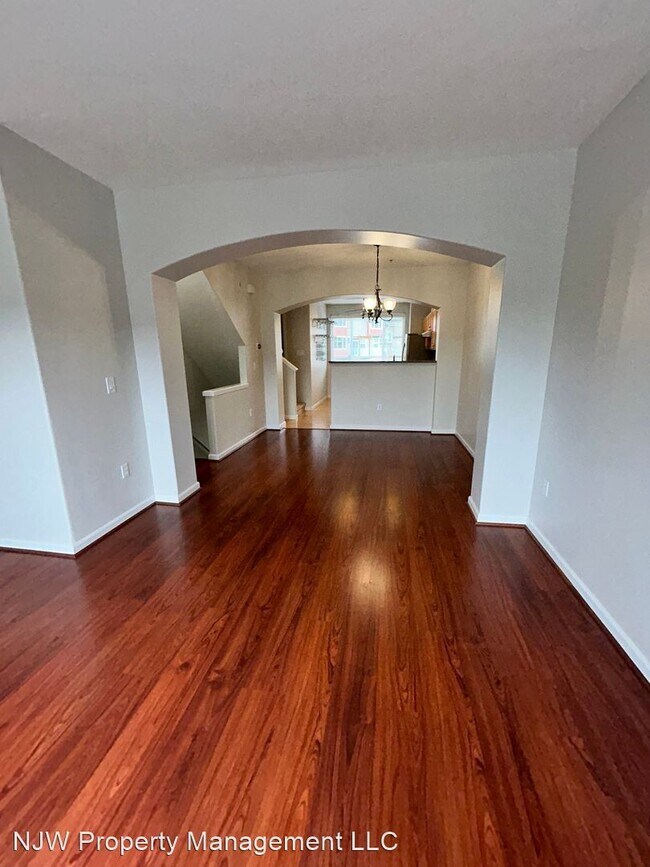 Building Photo - 2 br, 2.5 bath House - 15340 SW Warbler Wa...